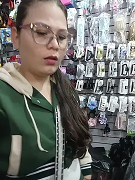 Vale Saenzz online show from December 2025 01:14:01 AM