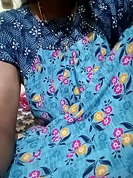 Snapshot of TeluguammayiMahi chatting on November 2025 06:04:02 PM TeluguammayiMahi online show from November 2025 06:04:02 PM