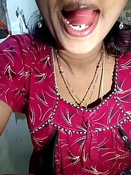 Snapshot of TeluguammayiMahi chatting on November 2025 06:40:02 PM TeluguammayiMahi online show from November 2025 06:40:02 PM