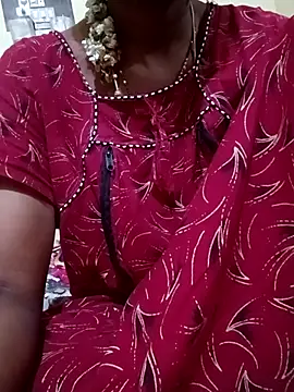 Snapshot of TeluguammayiMahi chatting on December 2025 09:53:01 PM TeluguammayiMahi online show from December 2025 09:53:01 PM