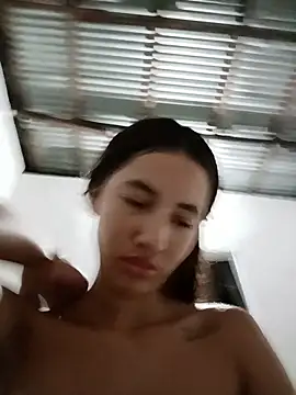 Snapshot of -Nicol chatting on October 2025 09:59:01 AM -Nicol online show from October 2025 09:59:01 AM