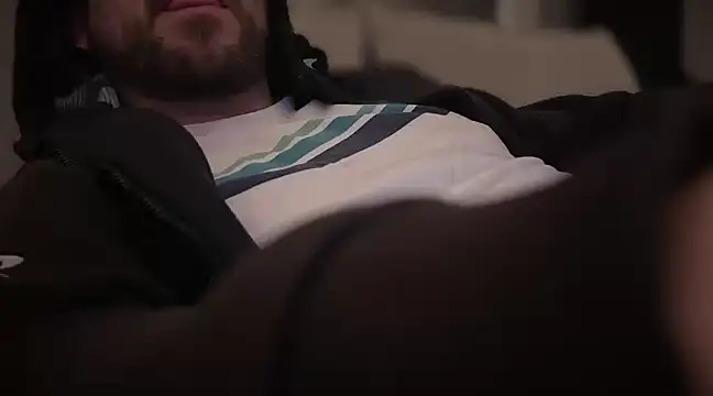 Snapshot of bottomkinky chatting on January 2025 03:19:01 PM bottomkinky online show from January 2025 03:19:01 PM