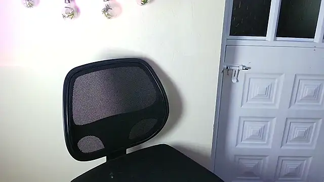 Snapshot of Lya1_ch chatting on October 2025 10:23:02 PM Lya1 ch online show from October 2025 10:23:02 PM