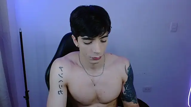 H3ll B0I online show from February 2026 03:18:02 AM