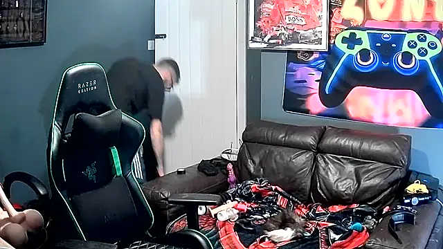 Snapshot of HuffedAdvocate chatting on November 2025 07:07:02 PM HuffedAdvocate online show from November 2025 07:07:02 PM