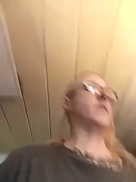 Snapshot of Astrid-Gilbert chatting on October 2025 07:54:01 AM Astrid-Gilbert online show from October 2025 07:54:01 AM