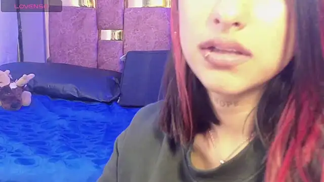 Snapshot of emily_fox_3 chatting on March 2025 12:18:02 AM emily fox 3 online show from March 2025 12:18:02 AM