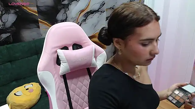 Snapshot of emily_fox_3 chatting on September 2025 03:51:01 AM emily fox 3 online show from September 2025 03:51:01 AM