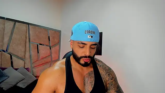 Snapshot of LeandroRusso chatting on March 2025 08:48:01 PM LeandroRusso online show from March 2025 08:48:01 PM