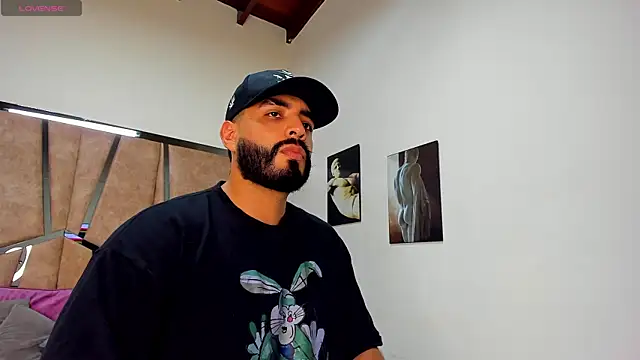 Snapshot of LeandroRusso chatting on March 2025 09:51:01 PM LeandroRusso online show from March 2025 09:51:01 PM