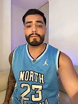 Snapshot of LeandroRusso chatting on October 2025 06:15:02 PM LeandroRusso online show from October 2025 06:15:02 PM