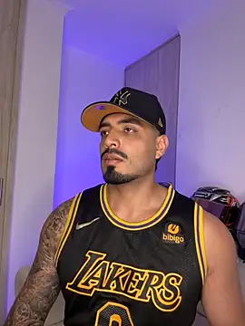 Snapshot of LeandroRusso chatting on November 2025 11:15:01 PM LeandroRusso online show from November 2025 11:15:01 PM