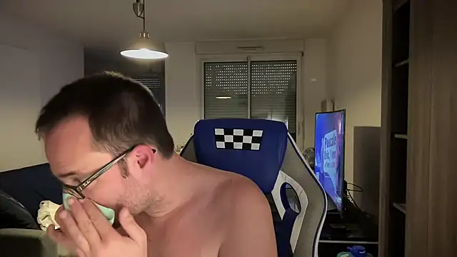 Funnyjul31 online show from February 2025 05:31:01 PM