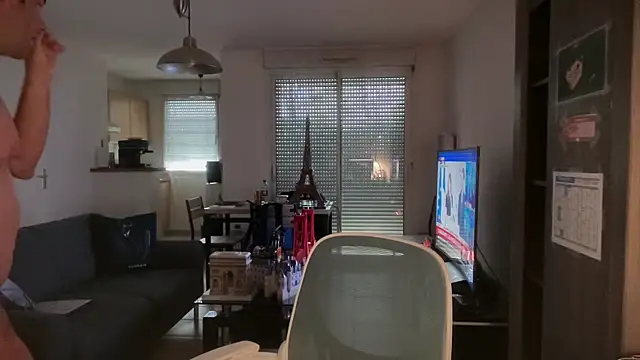 Funnyjul31 online show from April 2026 10:49:02 AM