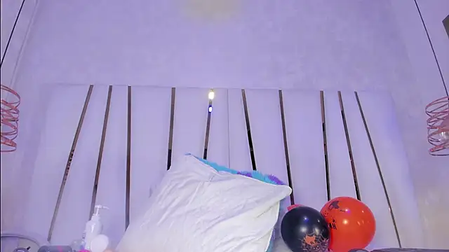 Snapshot of violet_gray_ chatting on October 2025 12:34:02 PM violet gray online show from October 2025 12:34:02 PM