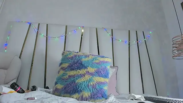 Snapshot of violet_gray_ chatting on November 2025 10:04:02 AM violet gray online show from November 2025 10:04:02 AM