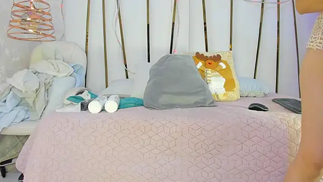 Snapshot of violet_gray_ chatting on November 2025 11:34:02 AM violet gray online show from November 2025 11:34:02 AM