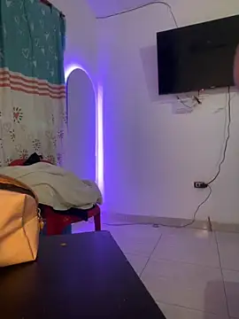 my cam online show from November 2025 08:51:01 PM