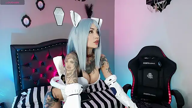 IsisRaichuu  online show from December 2025 06:04:02 PM