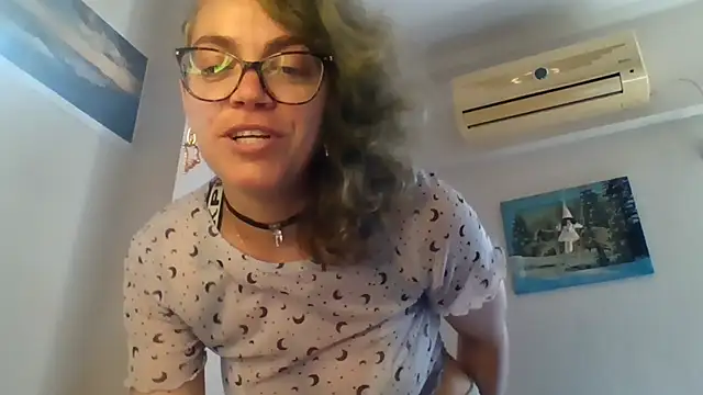 Snapshot of Ju-Hot chatting on May 2026 01:39:01 PM Ju-Hot online show from May 2026 01:39:01 PM