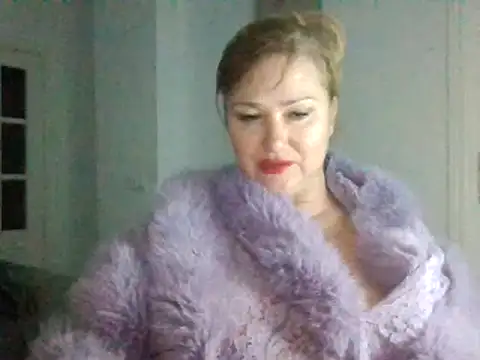 Snapshot of Luzia-Sal chatting on February 2025 07:30:02 AM Luzia-Sal online show from February 2025 07:30:02 AM