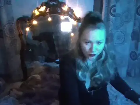 Snapshot of Luzia-Sal chatting on February 2025 08:22:01 AM Luzia-Sal online show from February 2025 08:22:01 AM