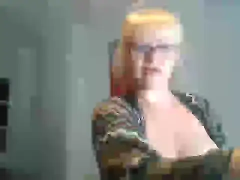 Snapshot of Luzia-Sal chatting on February 2025 08:07:01 AM Luzia-Sal online show from February 2025 08:07:01 AM