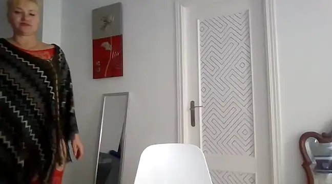 Snapshot of Luzia-Sal chatting on March 2025 01:15:02 PM Luzia-Sal online show from March 2025 01:15:02 PM