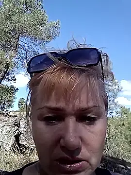 Snapshot of Luzia-Sal chatting on October 2025 11:31:02 AM Luzia-Sal online show from October 2025 11:31:02 AM