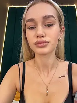 KristinaDane online show from December 2025 03:33:01 AM