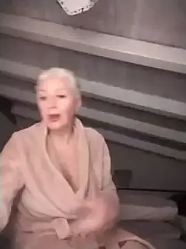 Snapshot of divinaerotica chatting on March 2025 06:00:01 PM divinaerotica online show from March 2025 06:00:01 PM