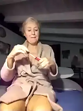 Snapshot of divinaerotica chatting on November 2025 05:56:02 PM divinaerotica online show from November 2025 05:56:02 PM