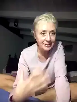 Snapshot of divinaerotica chatting on November 2025 09:36:02 PM divinaerotica online show from November 2025 09:36:02 PM