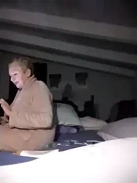 Snapshot of divinaerotica chatting on December 2025 07:11:02 PM divinaerotica online show from December 2025 07:11:02 PM