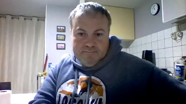 Pourleplasirs online show from November 2025 10:40:01 PM