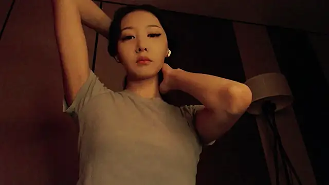 Fudzik0 online show from April 2026 05:12:02 AM