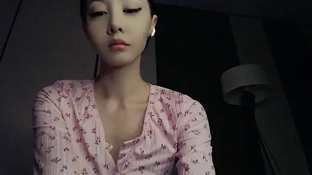 Fudzik0 online show from April 2026 05:35:01 AM