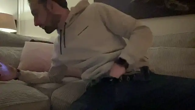 bullyboyy online show from November 2025 05:20:01 PM