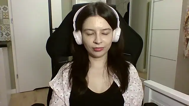 LariceSexy online show from April 2026 07:07:02 PM