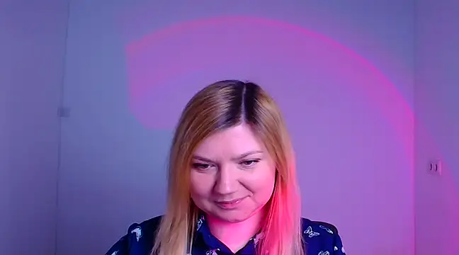 Snapshot of Lola_moree chatting on February 2025 12:28:01 PM Lola moree online show from February 2025 12:28:01 PM