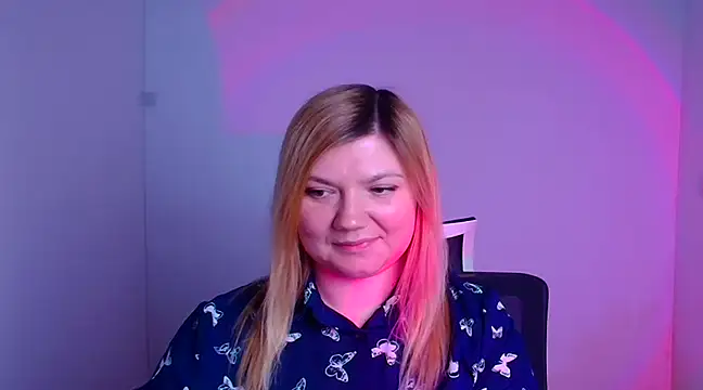 Snapshot of Lola_moree chatting on February 2025 03:31:02 PM Lola moree online show from February 2025 03:31:02 PM