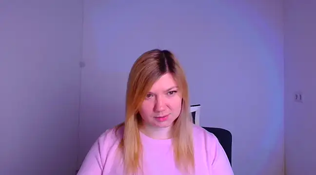 Snapshot of Lola_moree chatting on February 2025 12:29:01 PM Lola moree online show from February 2025 12:29:01 PM