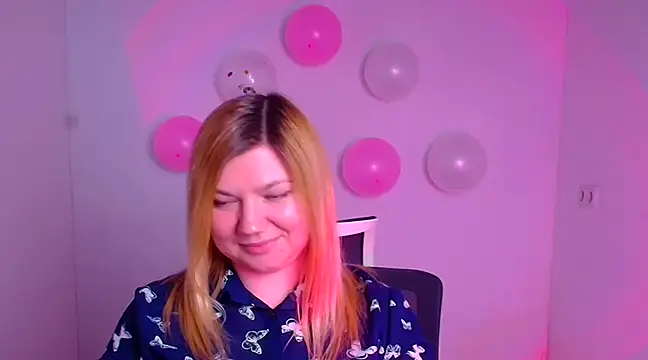 Snapshot of Lola_moree chatting on February 2025 09:27:01 AM Lola moree online show from February 2025 09:27:01 AM