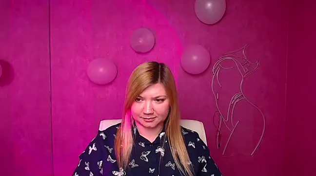 Snapshot of Lola_moree chatting on February 2025 03:32:02 PM Lola moree online show from February 2025 03:32:02 PM