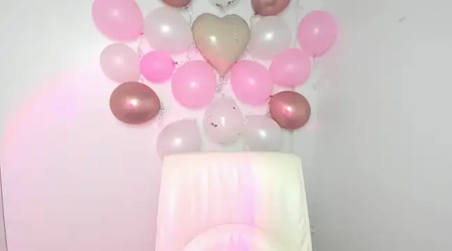 Snapshot of Lola_moree chatting on February 2025 12:47:01 PM Lola moree online show from February 2025 12:47:01 PM