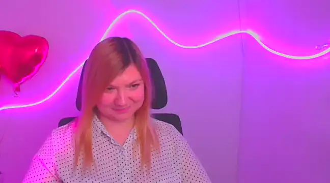 Snapshot of Lola_moree chatting on February 2025 04:05:02 PM Lola moree online show from February 2025 04:05:02 PM