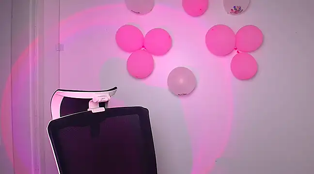 Snapshot of Lola_moree chatting on February 2025 03:41:02 PM Lola moree online show from February 2025 03:41:02 PM