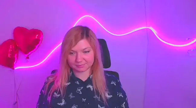 Snapshot of Lola_moree chatting on February 2025 09:43:02 AM Lola moree online show from February 2025 09:43:02 AM