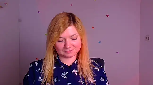 Snapshot of Lola_moree chatting on February 2025 12:45:02 PM Lola moree online show from February 2025 12:45:02 PM