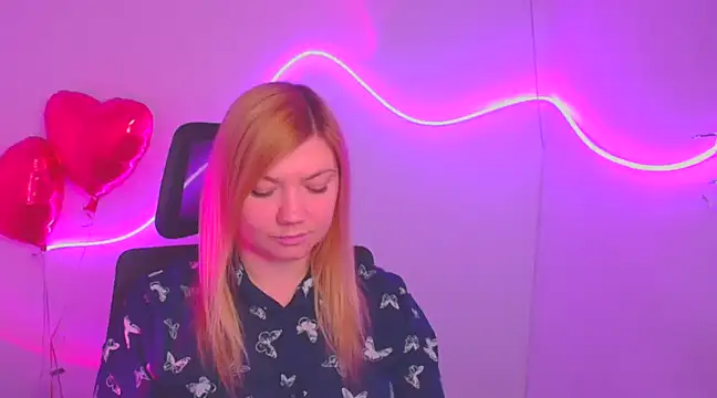 Snapshot of Lola_moree chatting on March 2025 12:22:01 PM Lola moree online show from March 2025 12:22:01 PM